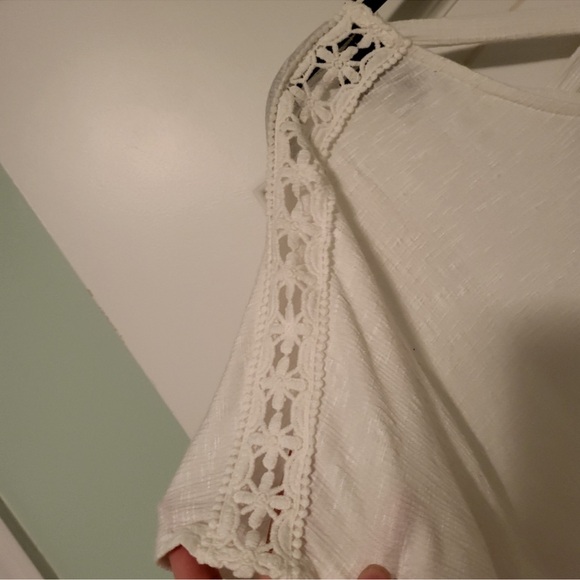 Iz Byer Ivory Short Sleeve Criss-Cross Back Tie Front Blouse, Large - Picture 4 of 4